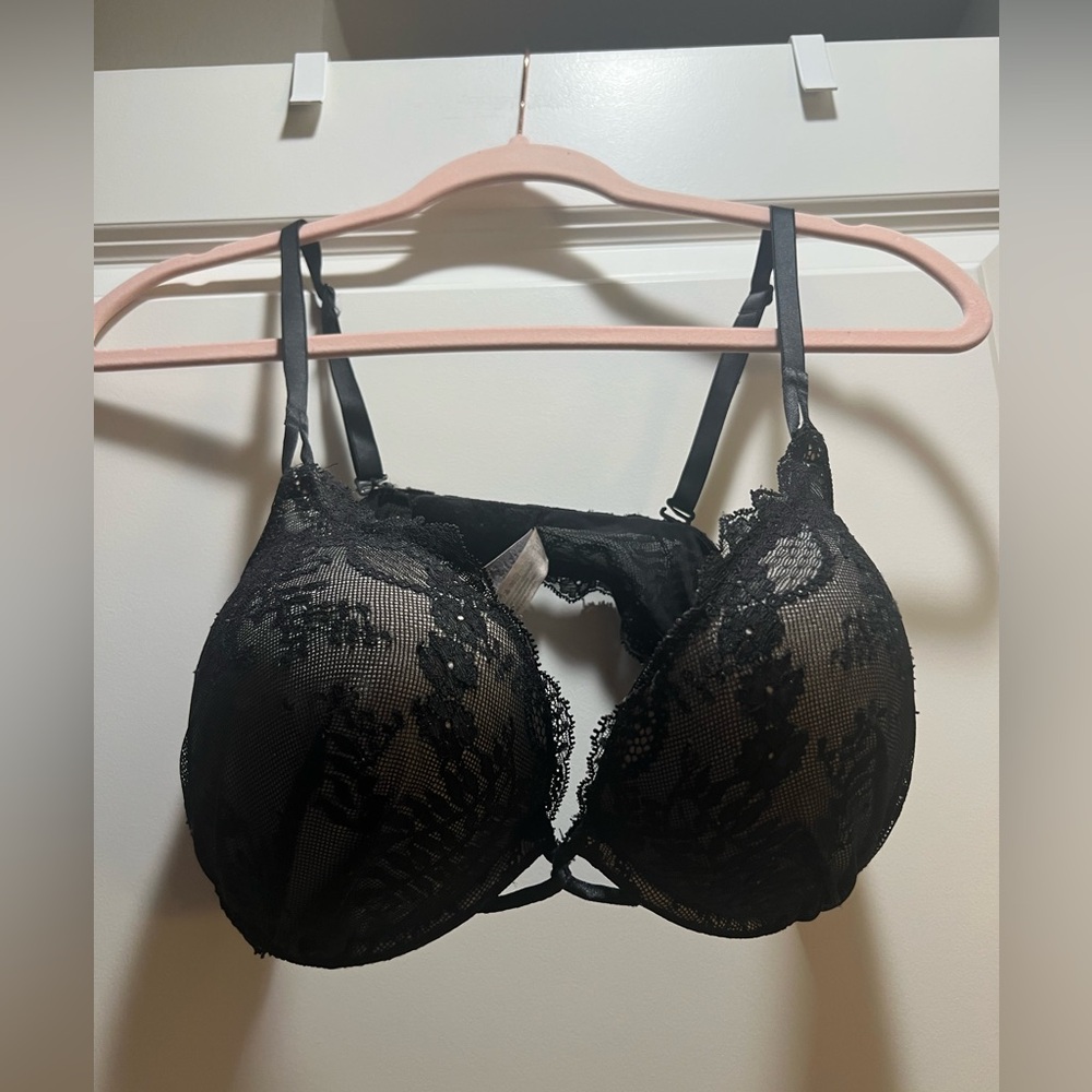 Victoria’s Secret Miraculous Plunge Push Up Bra